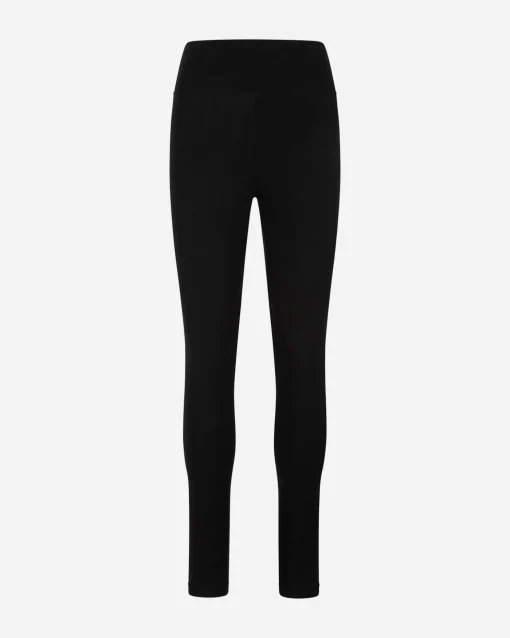 ATHLETIC ESSENTIAL W